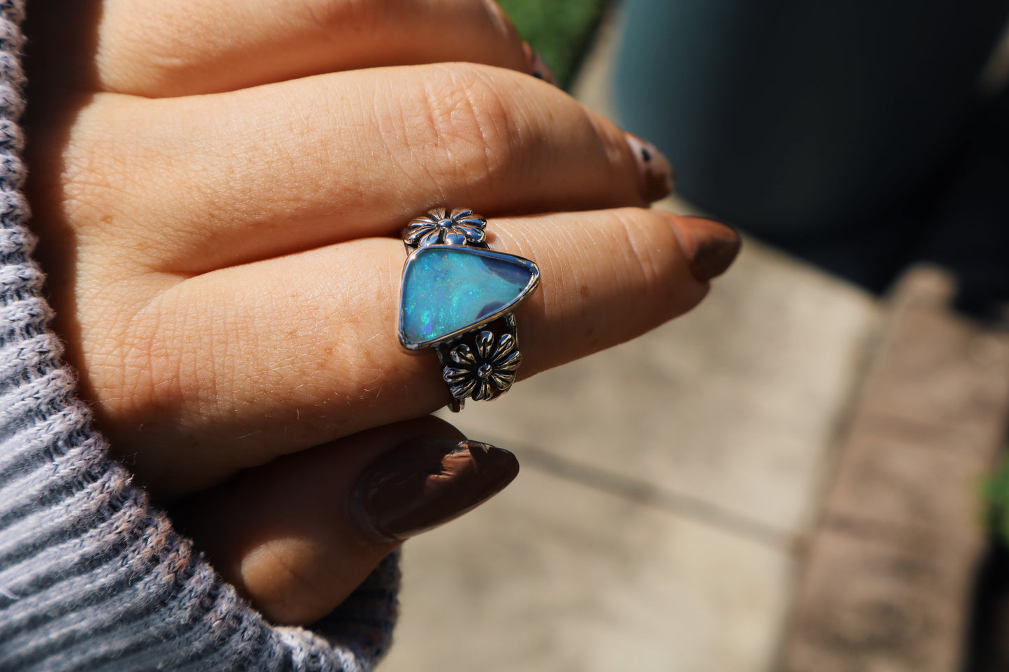 Stunning Bright blue boulder opal with Daisy accents size 7.5-8