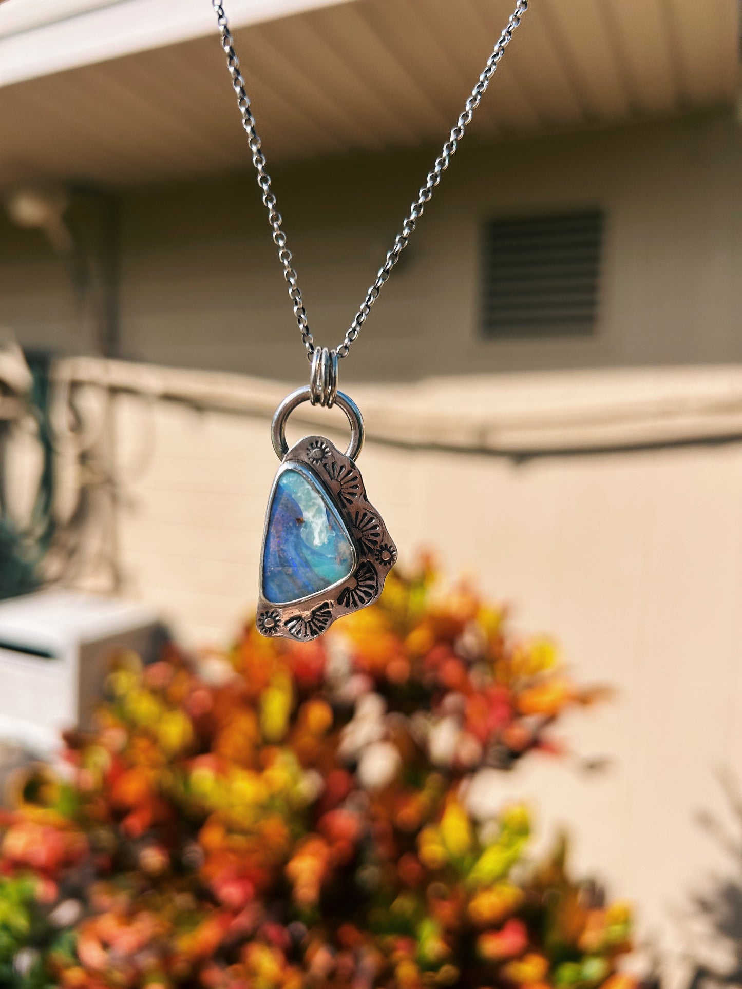 The WAVE sun ray stamped pendant 🌊