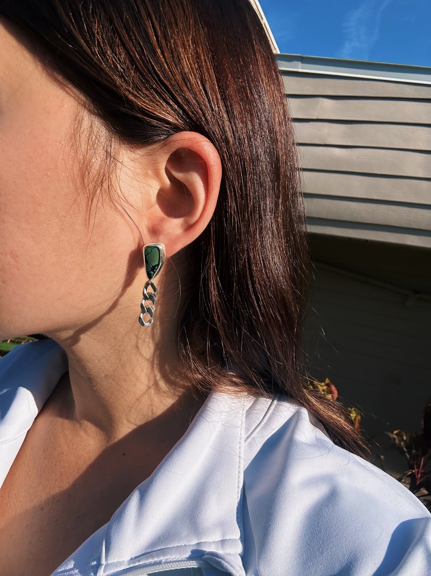 Qingu turquoise curb chain studs