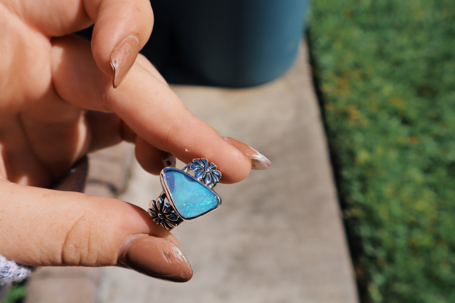 Stunning Bright blue boulder opal with Daisy accents size 7.5-8